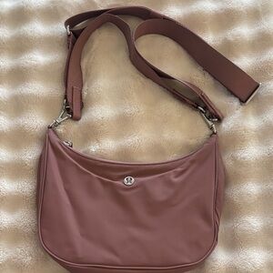 Lululemon City Essential Small Shoulder Bag 3L - Mauve